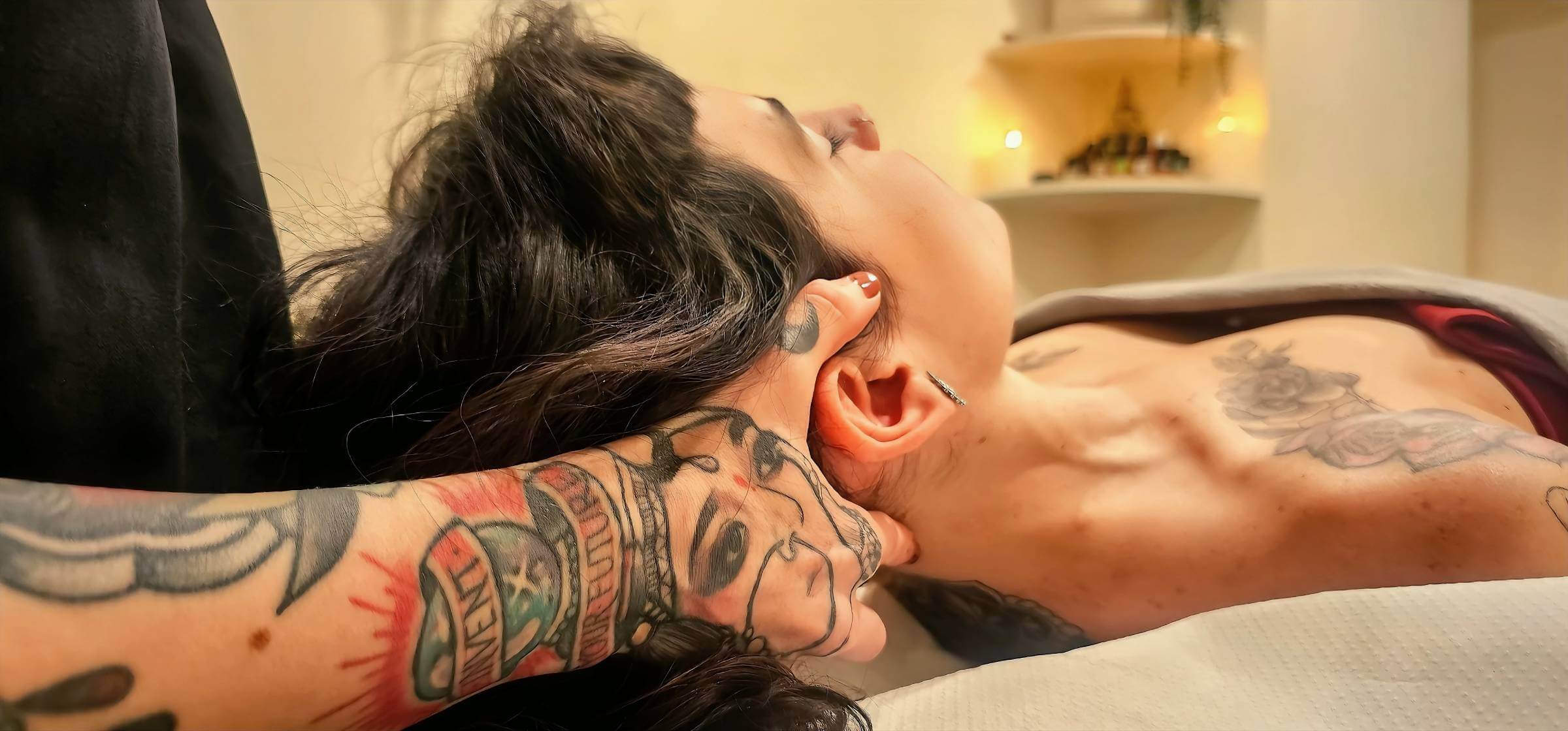 Sesión de terapia manual en Manos al Alma